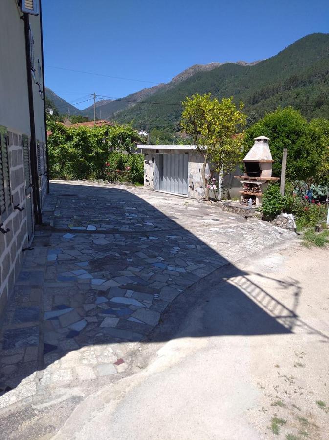 Casa Manos Nevoa * Geres